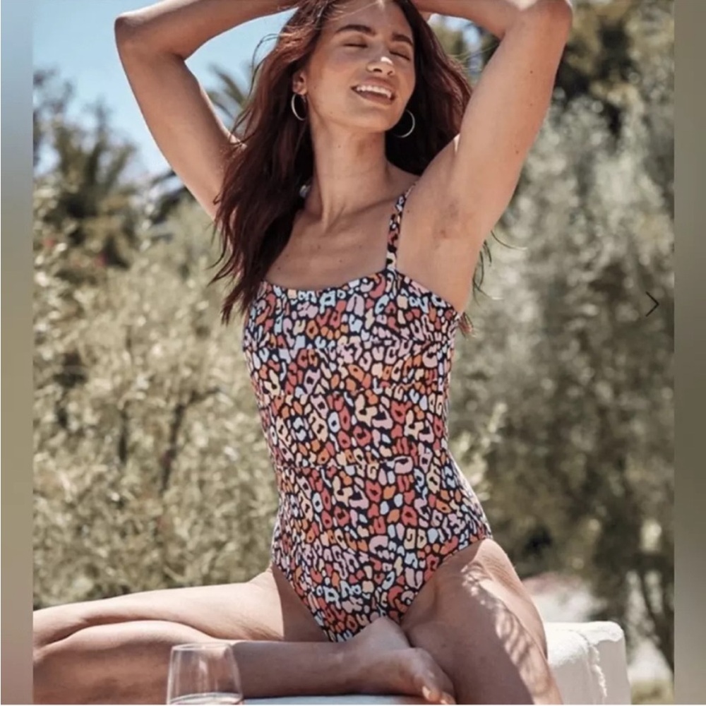 *NWT* Summersalt - The Wide Strap Oasis Multicolor
Leopard One Piece